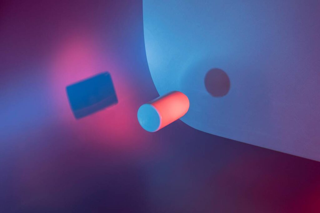 Wave–particle duality. Dualite. A photograph of a 3d shape casting two different shadow: one circular and one rectangular. Often illustrated to describe two point of view, both being true. Truth vs false.
